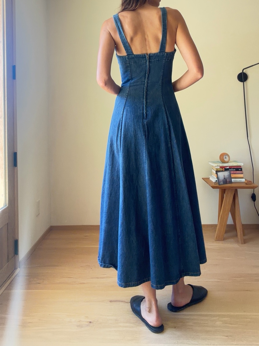Sleeveless Blue Denim Maxi Dress with Sweetheart Bodice - Picture 3 of 8
